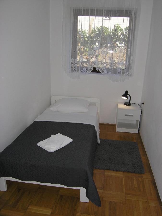 Apartments Mari With Terrace Baska  Luaran gambar